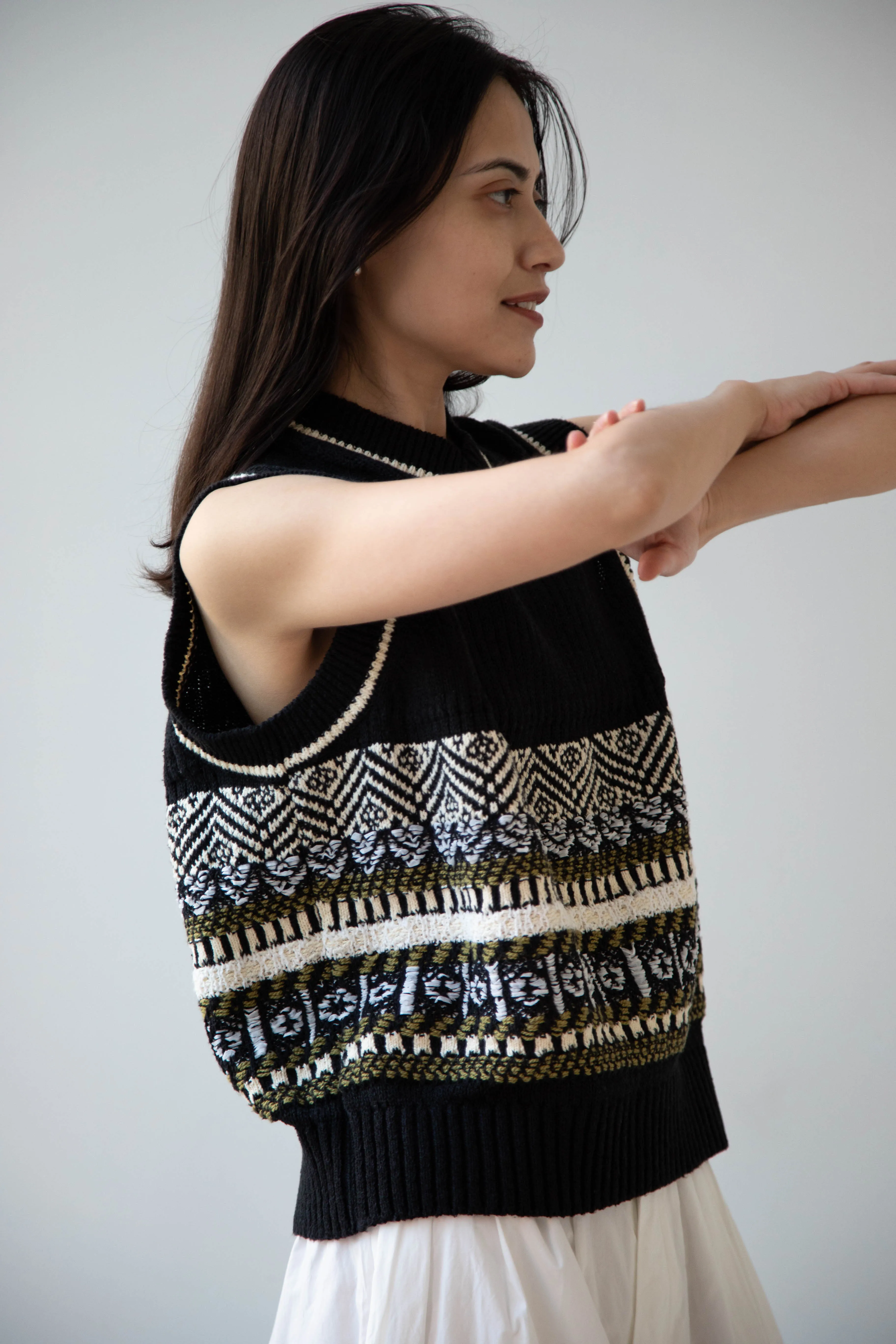 Aseedonclöud | Family Traditions Knit Vest in Black