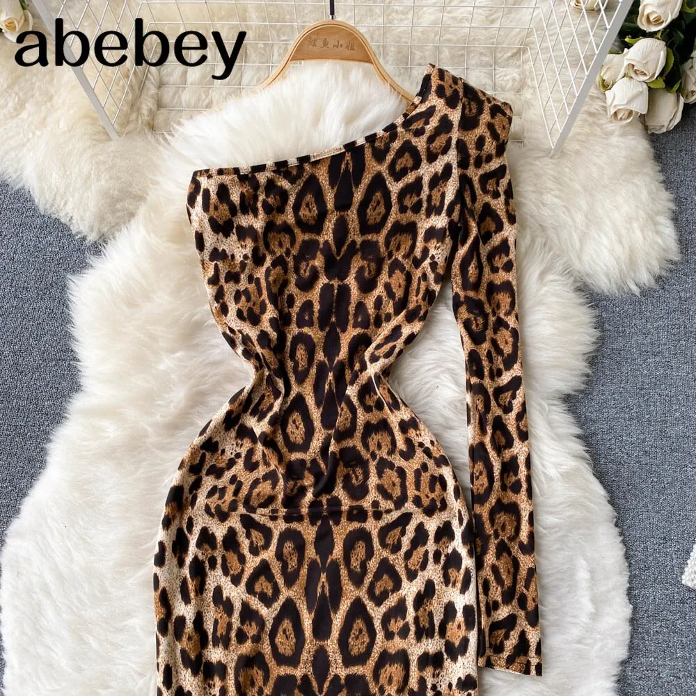 Diagonal Collar One Shoulder Slim Dress