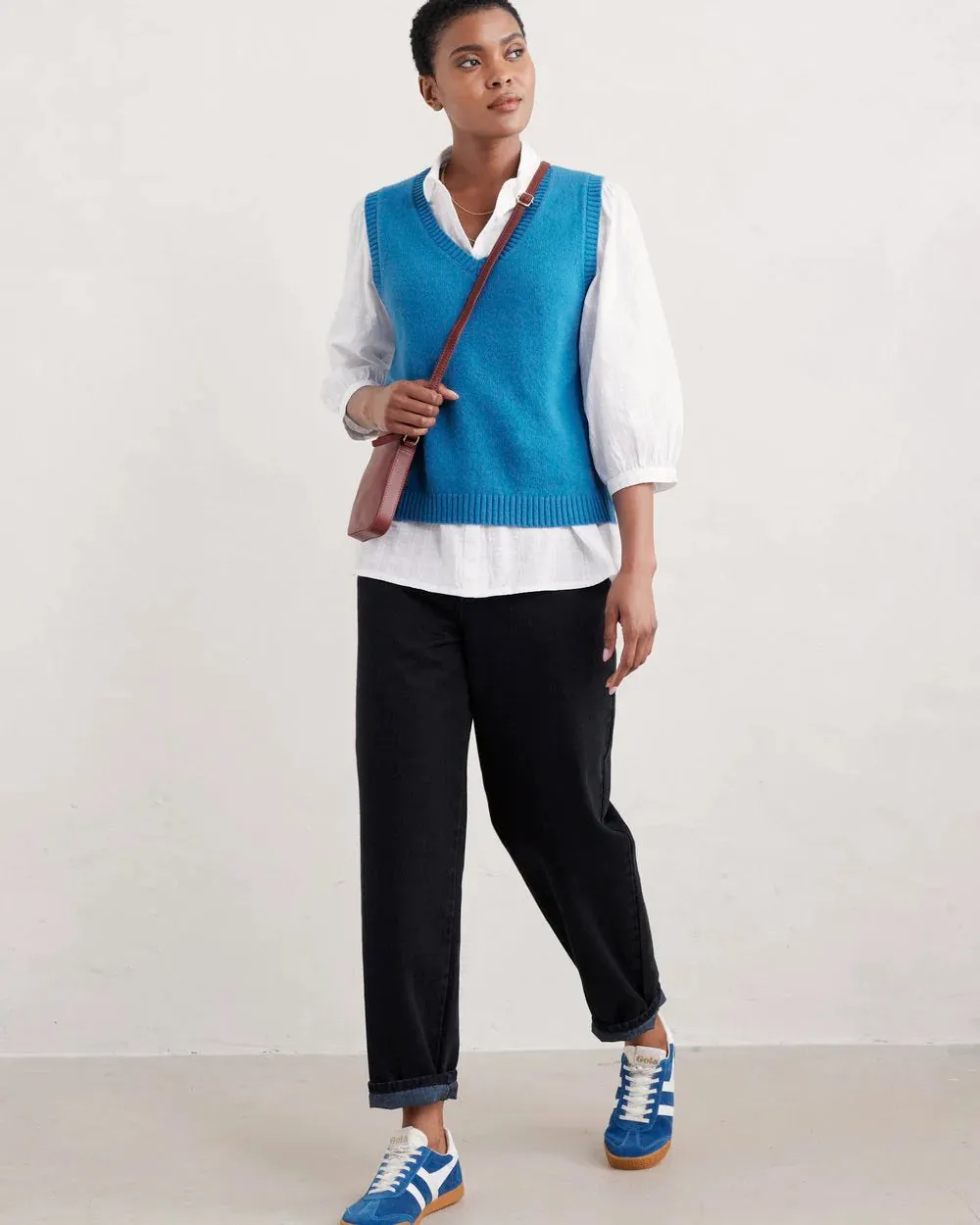 EAST VIEW VEST V-NECK - SAILBOATS