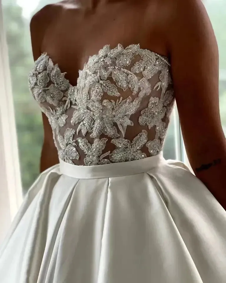 Elegant Wedding Dresses Ball Gown Sweetheart Satin Sleeveless Bridal Dress Beads Crystal Lace Satin Bride Gown Custom