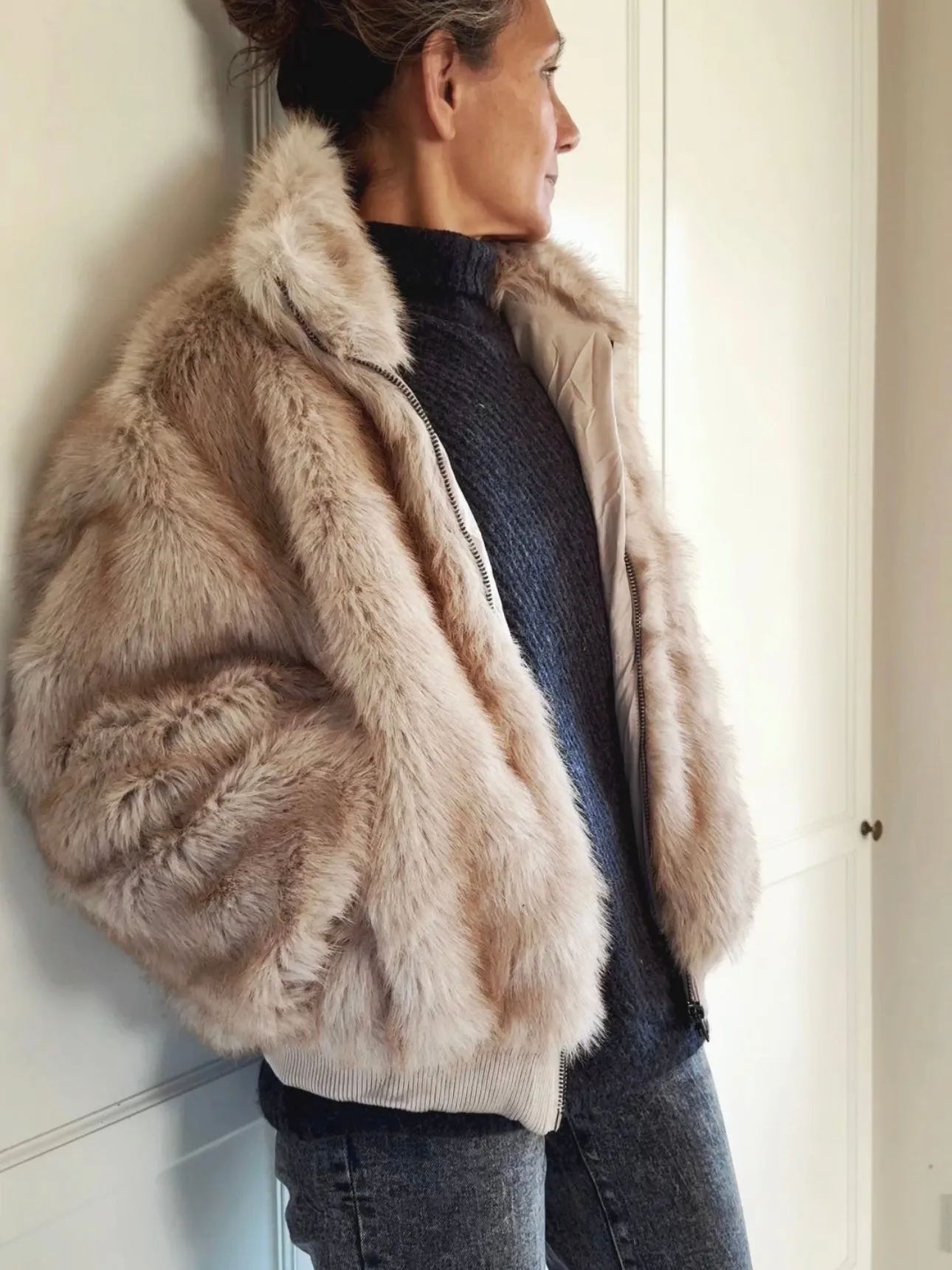 FAUX FUR SHORT JACKET - BEIGE