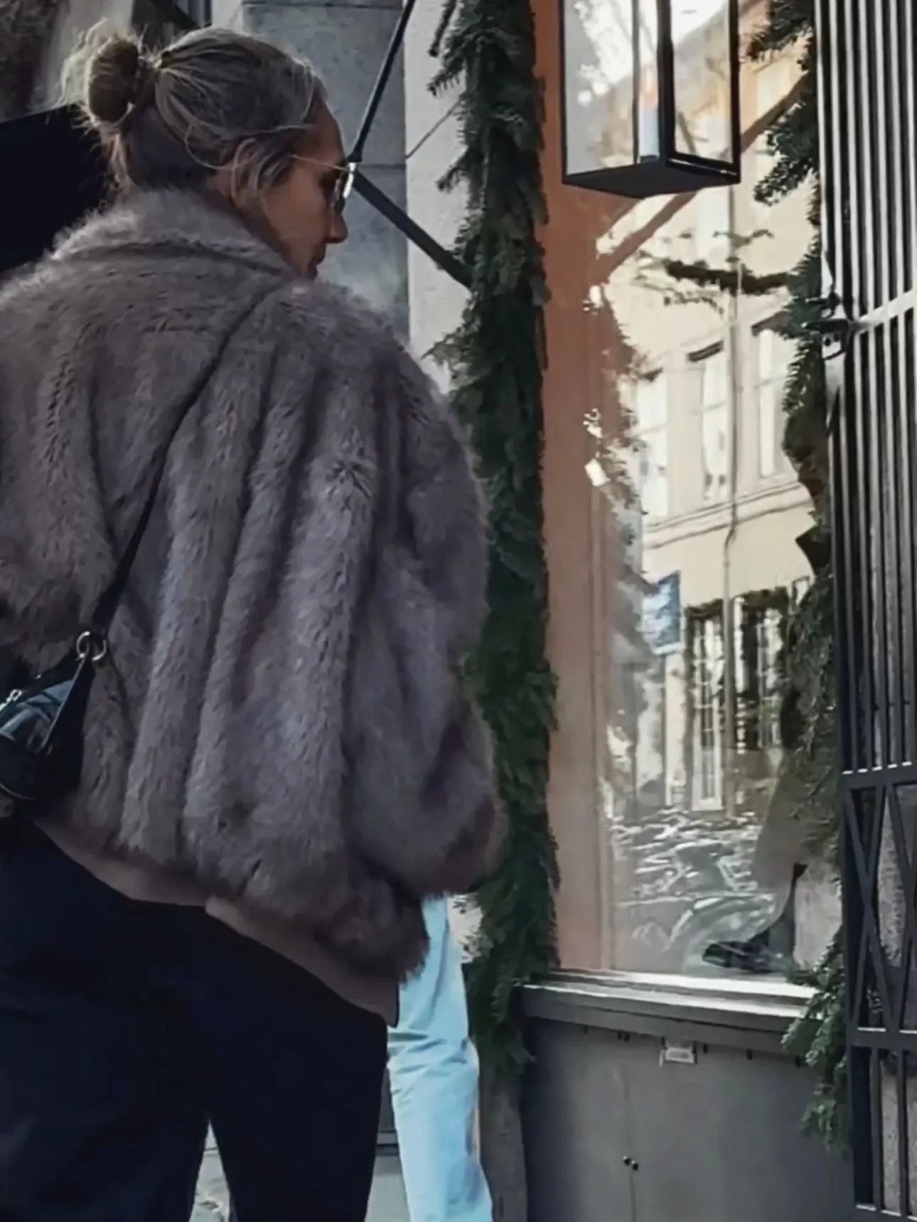 FAUX FUR SHORT JACKET - GREY