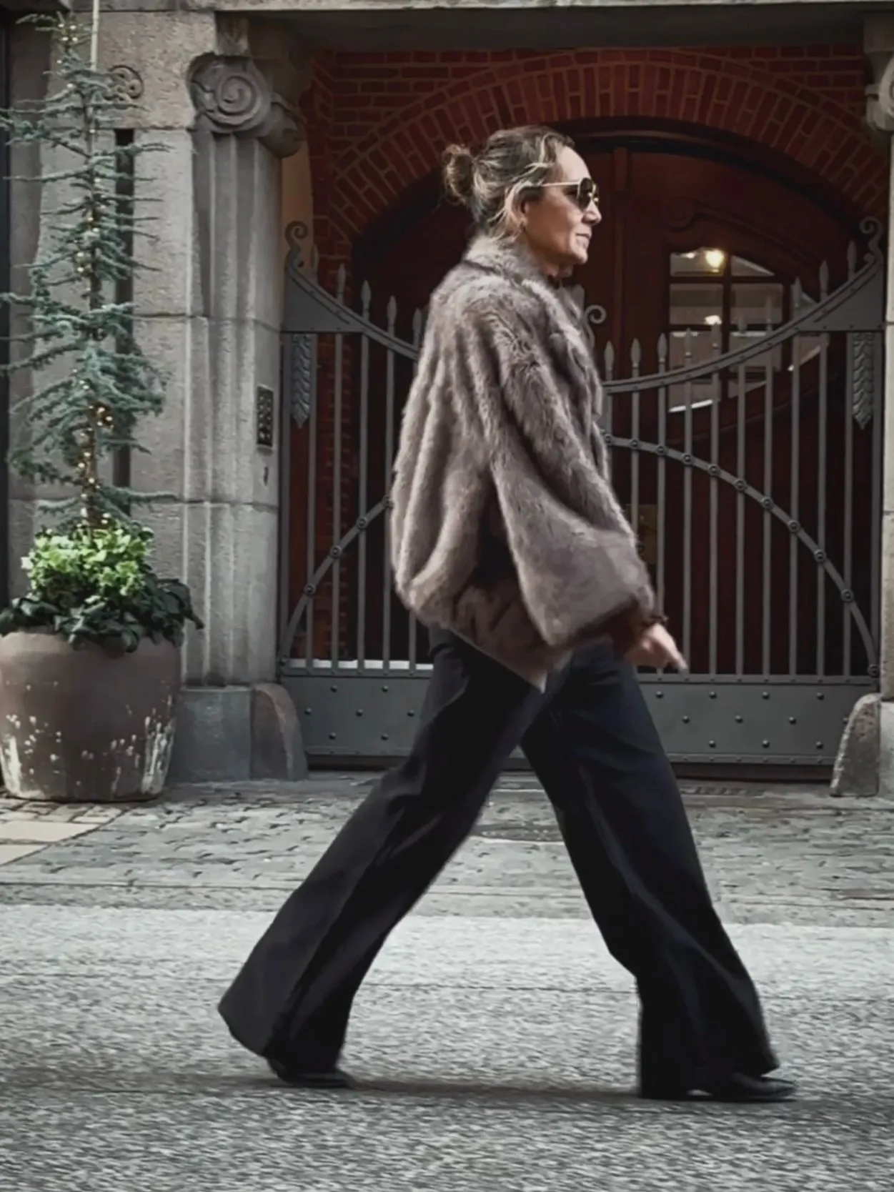 FAUX FUR SHORT JACKET - GREY