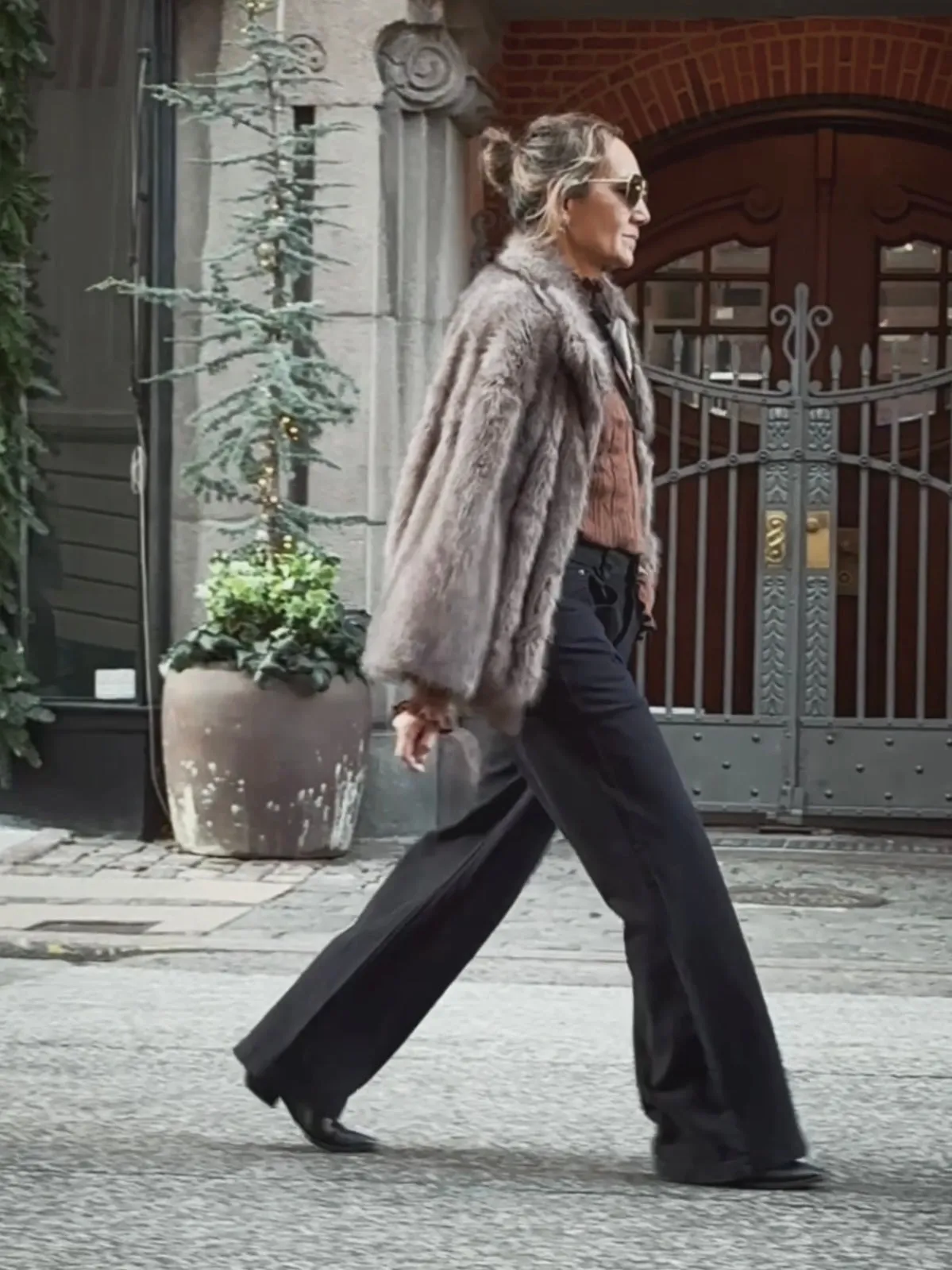 FAUX FUR SHORT JACKET - GREY