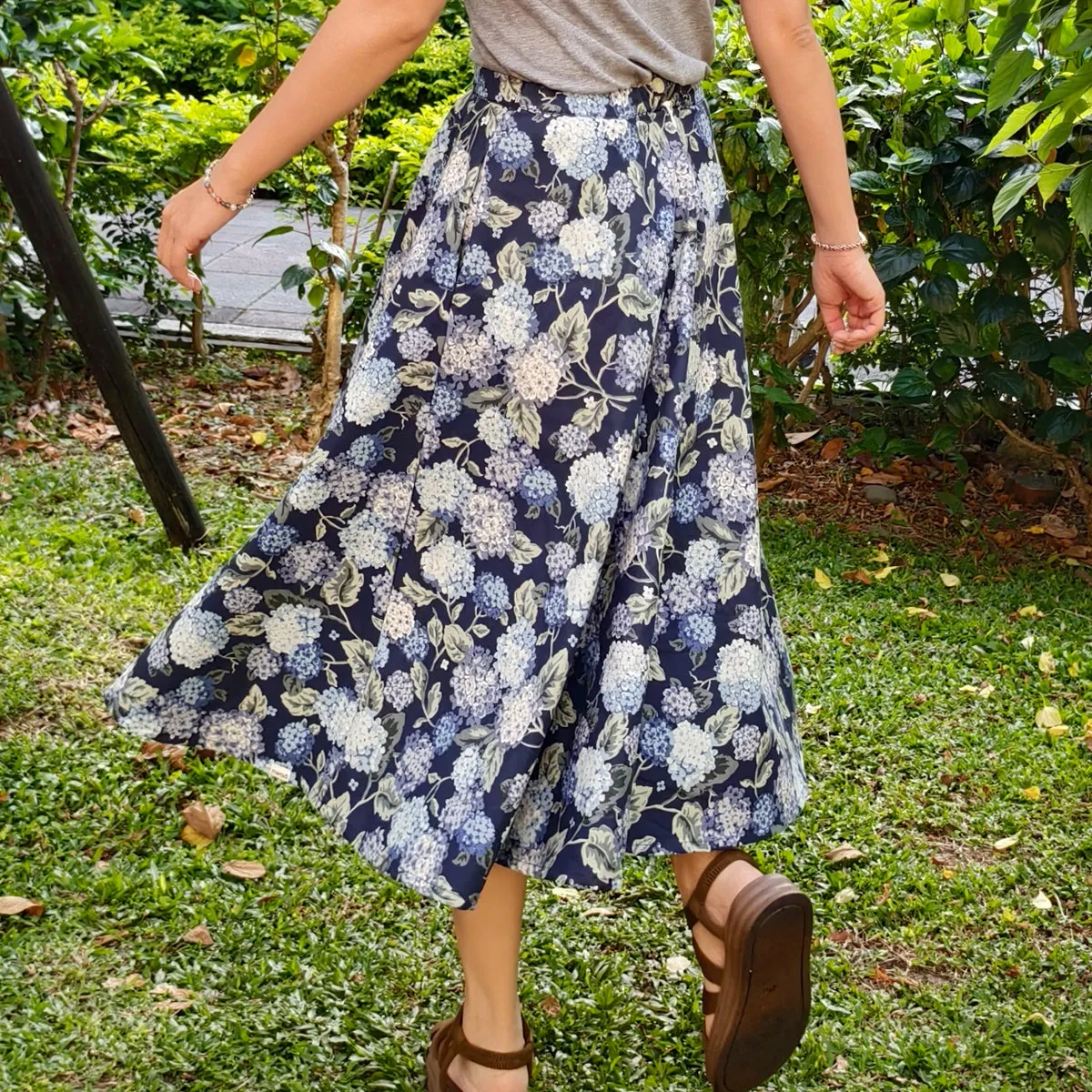 Hydrangea Sea (Thick Fabric) -Handmade Circle Skirt