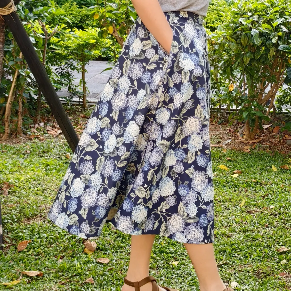Hydrangea Sea (Thick Fabric) -Handmade Circle Skirt