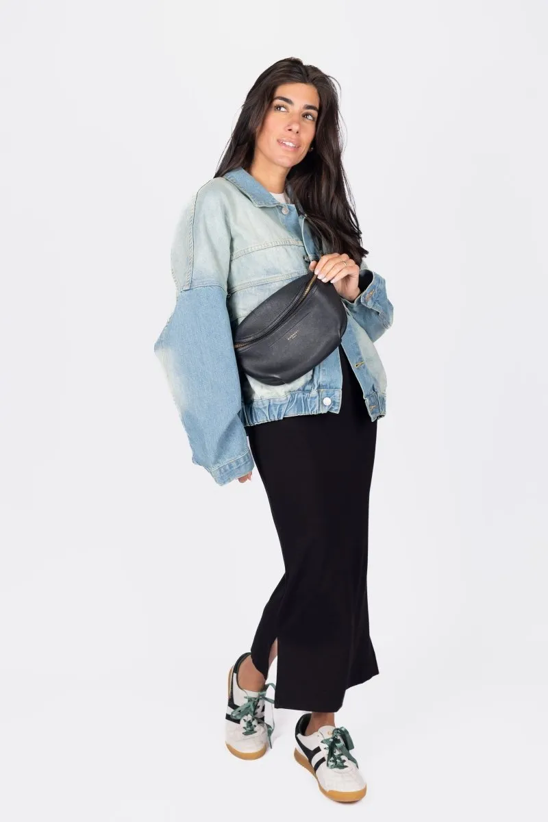 OVERSIZED DENIM JACKET (BLUE)