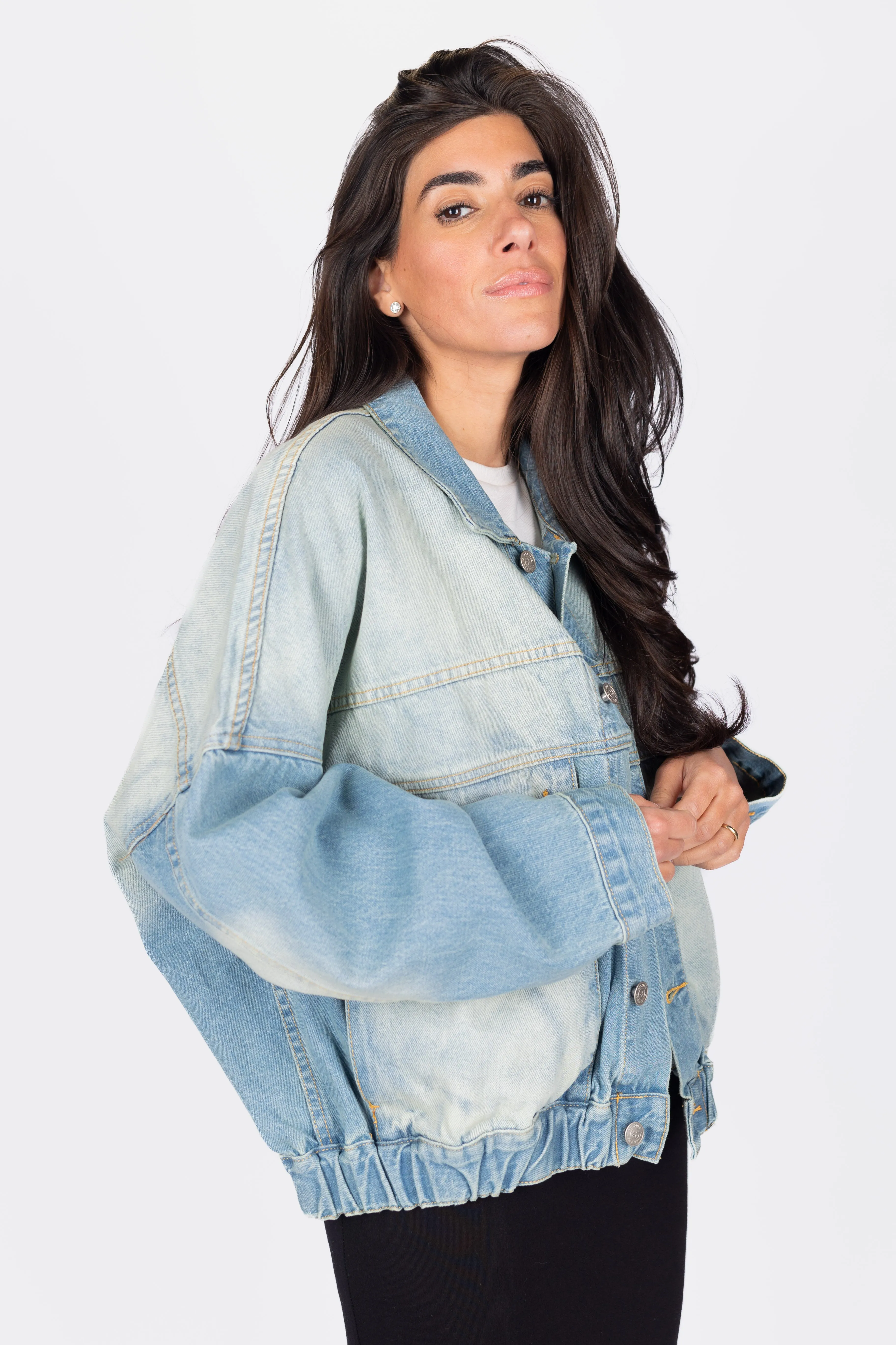 OVERSIZED DENIM JACKET (BLUE)