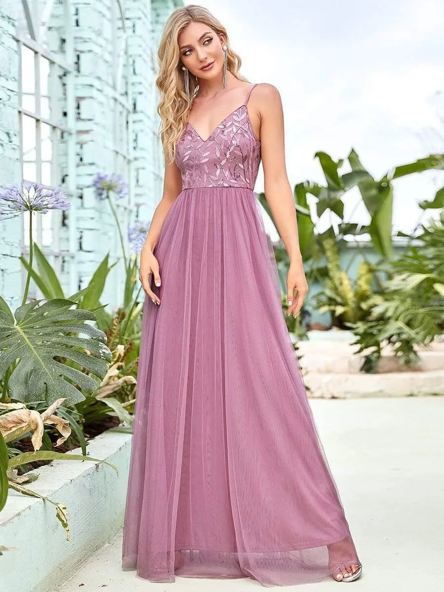 Robe de Bal en tulle à col en V et bretelles minces brodées au sol