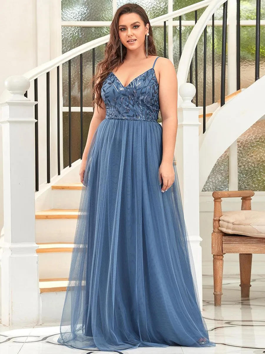 Robe de Bal en tulle à col en V et bretelles minces brodées au sol