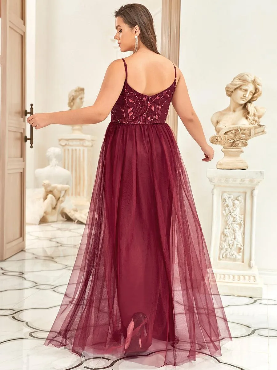 Robe de Bal en tulle à col en V et bretelles minces brodées au sol