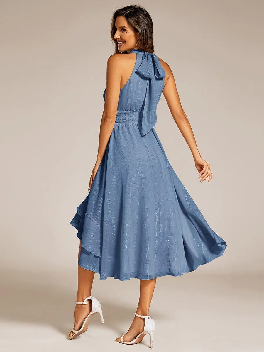 Robe d'invité de mariage plissée à volants haut-bas scintillante à col licou