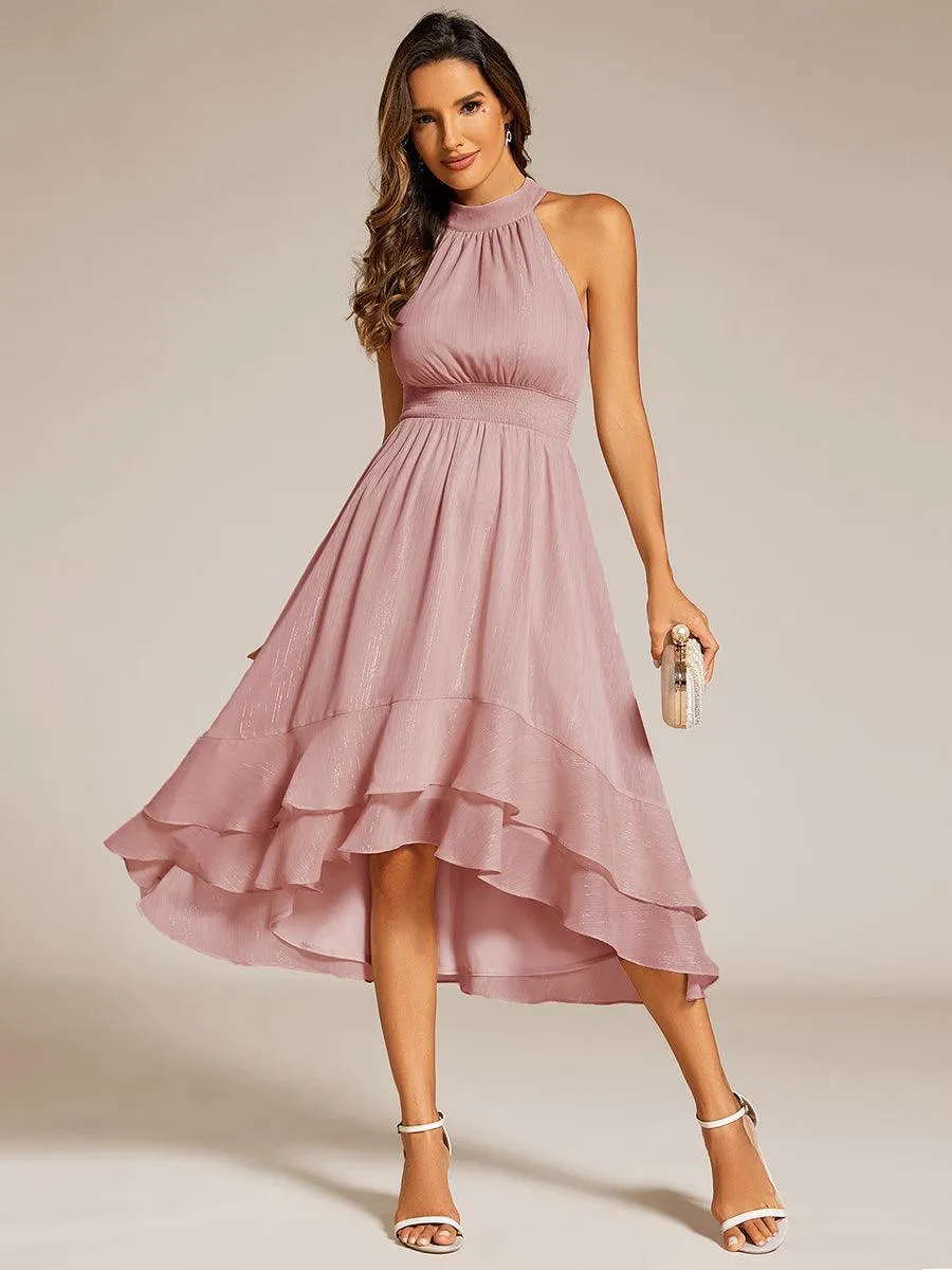 Robe d'invité de mariage plissée à volants haut-bas scintillante à col licou
