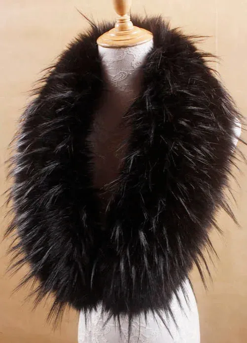 Winter Luxe: Faux Fur Collar for Jackets & Coats