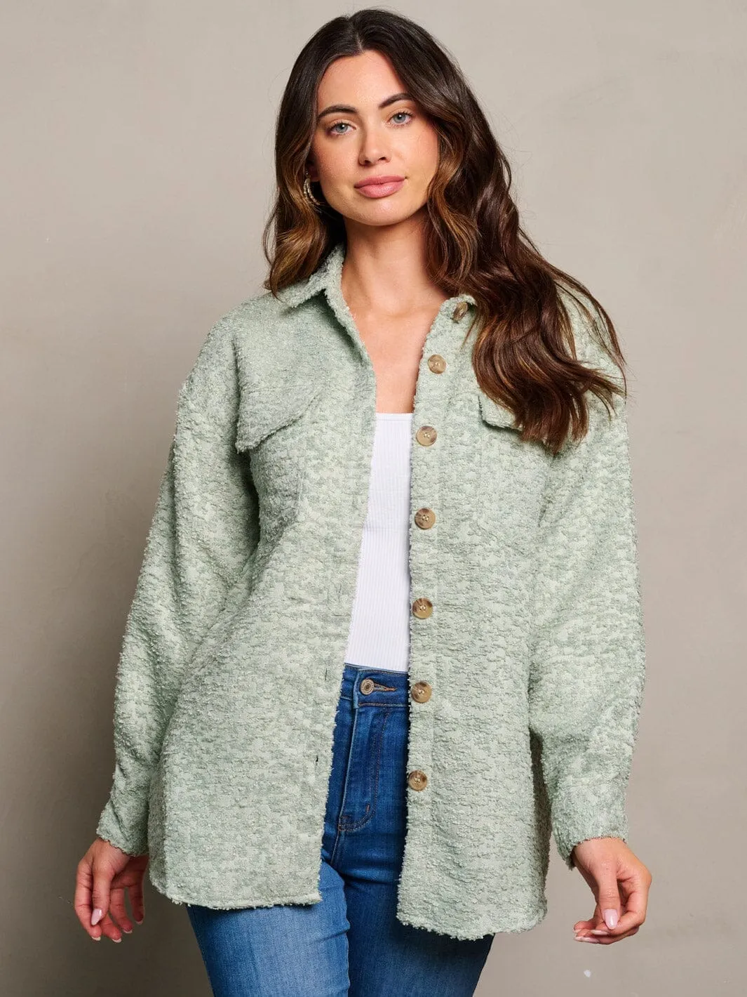 WOMEN'S LONG SLEEVE BUTTON CLOSURE POCKETS FUZZY DETAILED JACKET