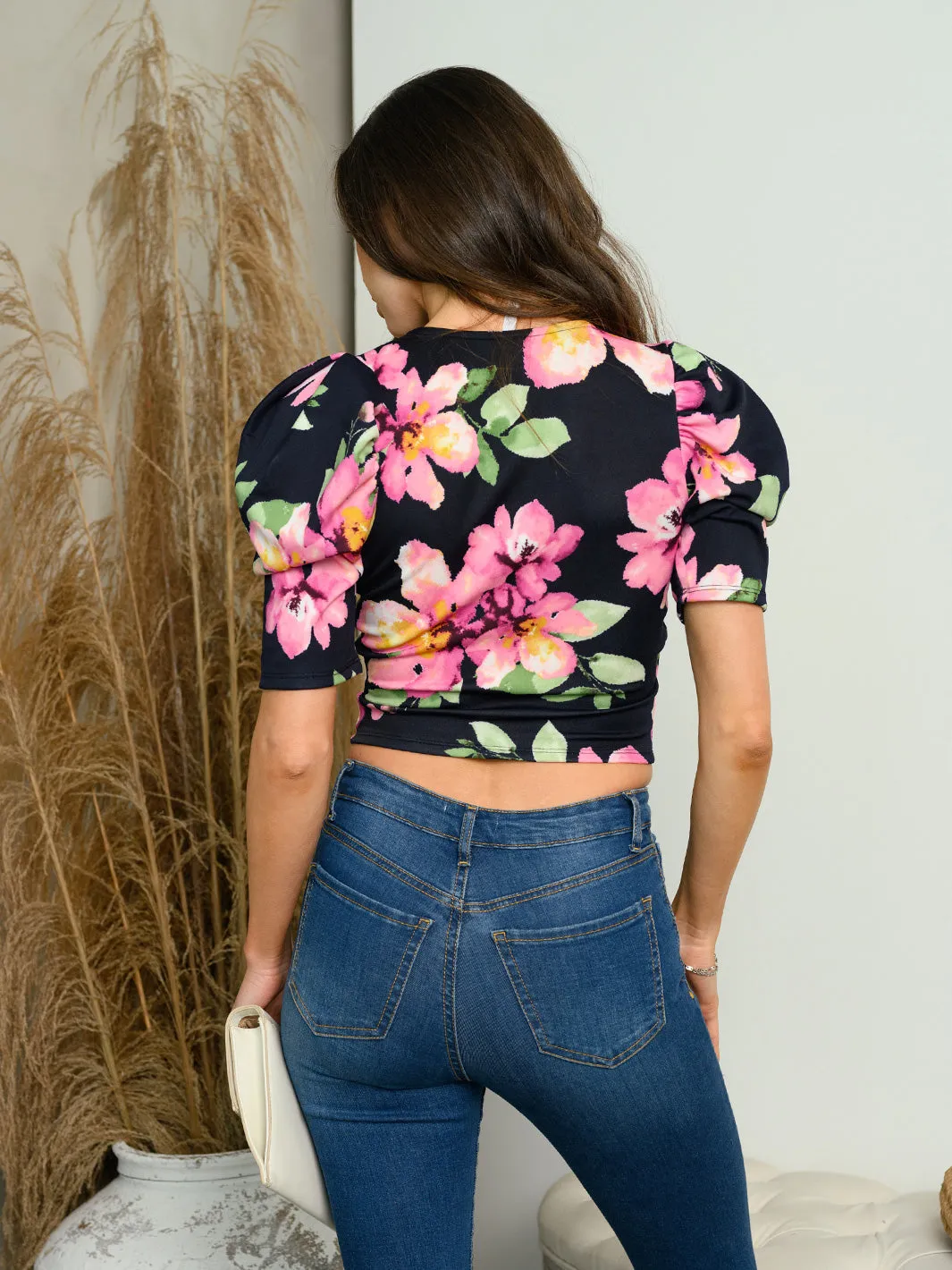 WOMEN'S SHORT PUFF SLEEVE SURPLICE TOP