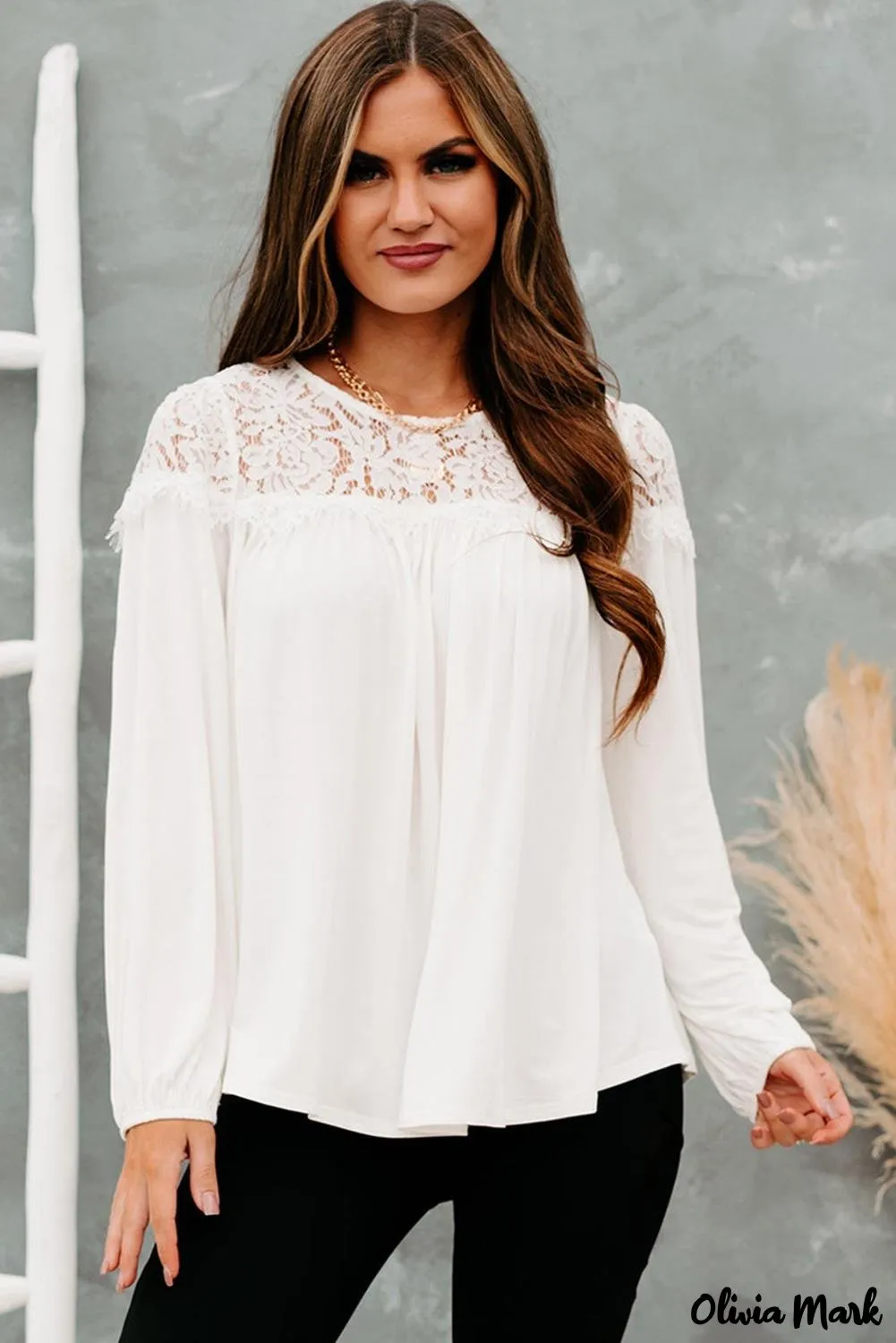 Xieyinshe - White long sleeve top with lace details