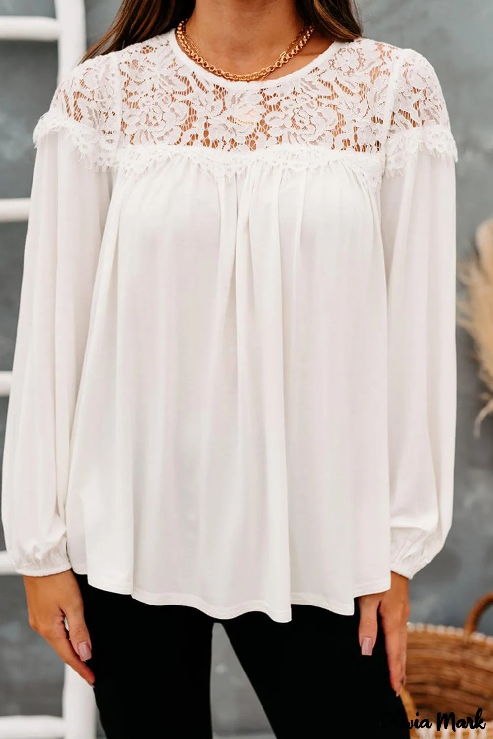 Xieyinshe - White long sleeve top with lace details