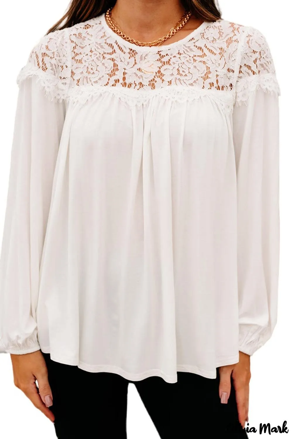 Xieyinshe - White long sleeve top with lace details