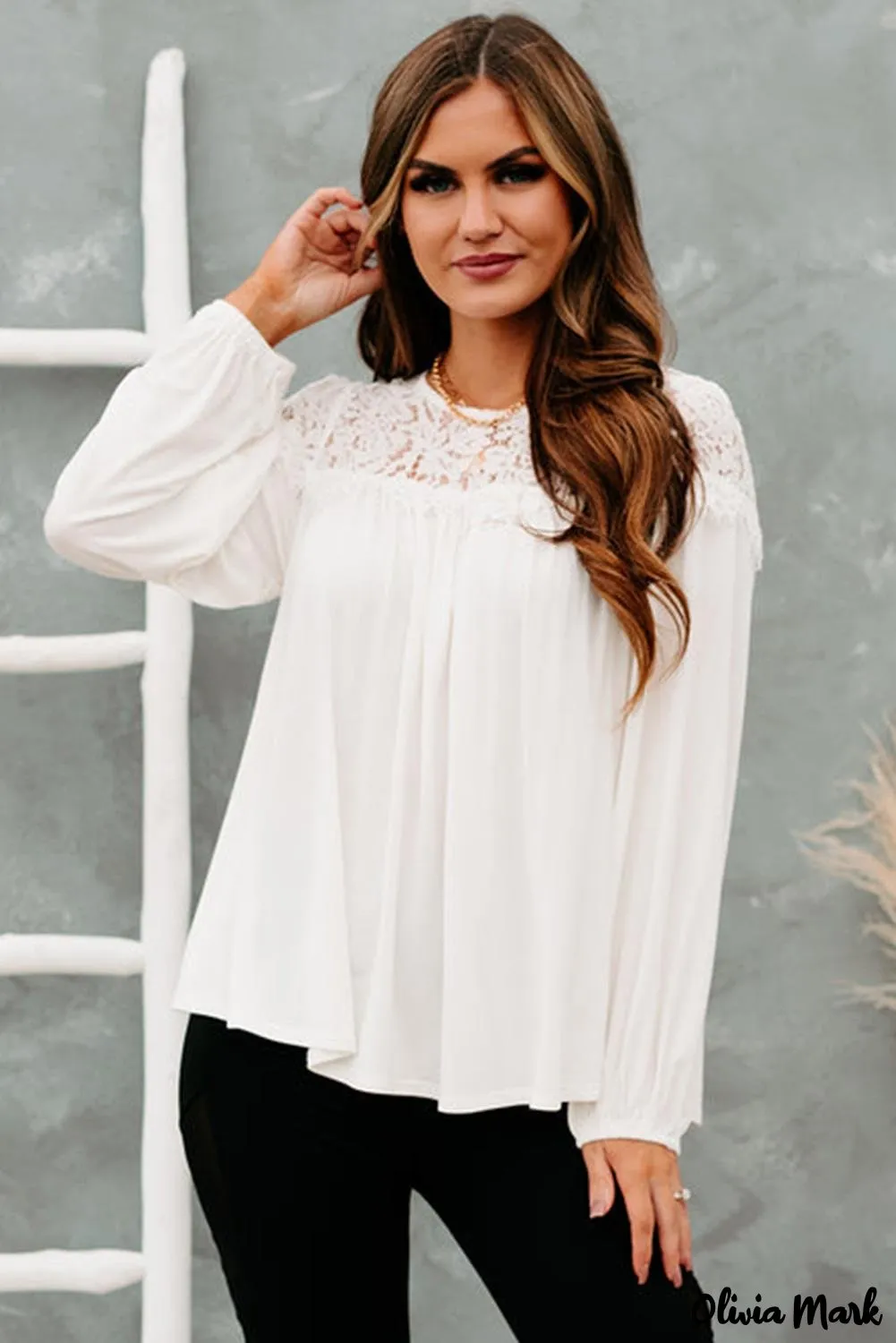 Xieyinshe - White long sleeve top with lace details